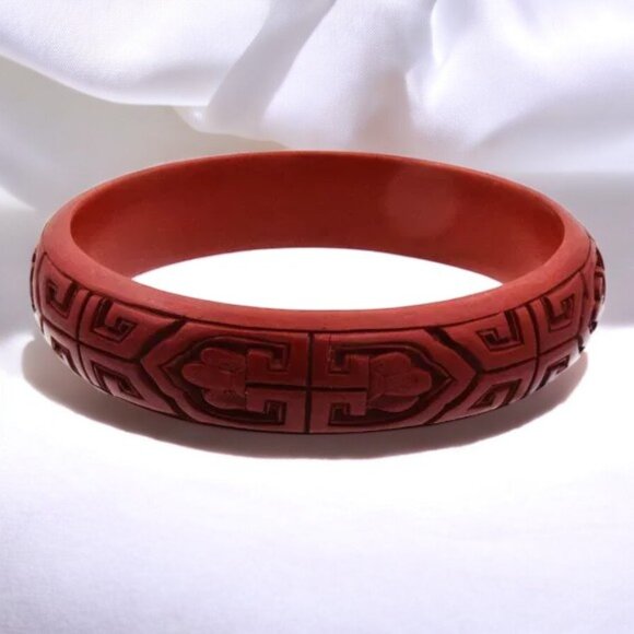 MCM Vintage Red Lacquer Cinnabar Geometric Bangle - Picture 2 of 3